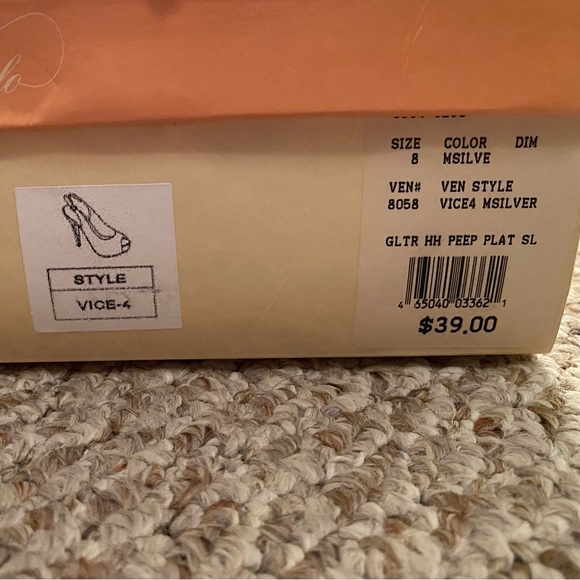 Michaelangelo for David Bridal High Heels - Picture 3 of 9